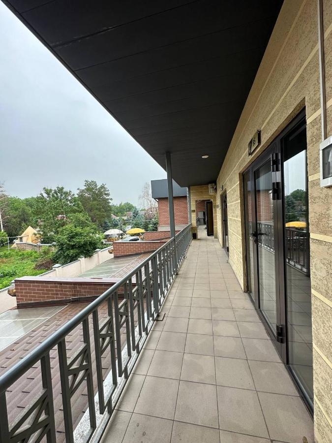 בישקק Gоlden Dragon Villa Hotel מראה חיצוני תמונה