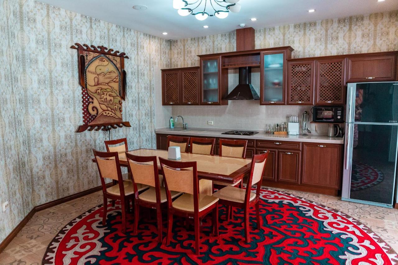 בישקק Gоlden Dragon Villa Hotel מראה חיצוני תמונה