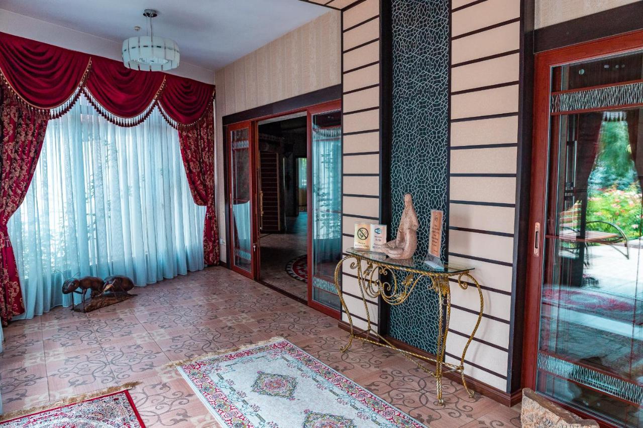בישקק Gоlden Dragon Villa Hotel מראה חיצוני תמונה