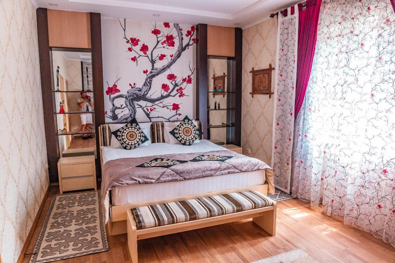 בישקק Gоlden Dragon Villa Hotel מראה חיצוני תמונה