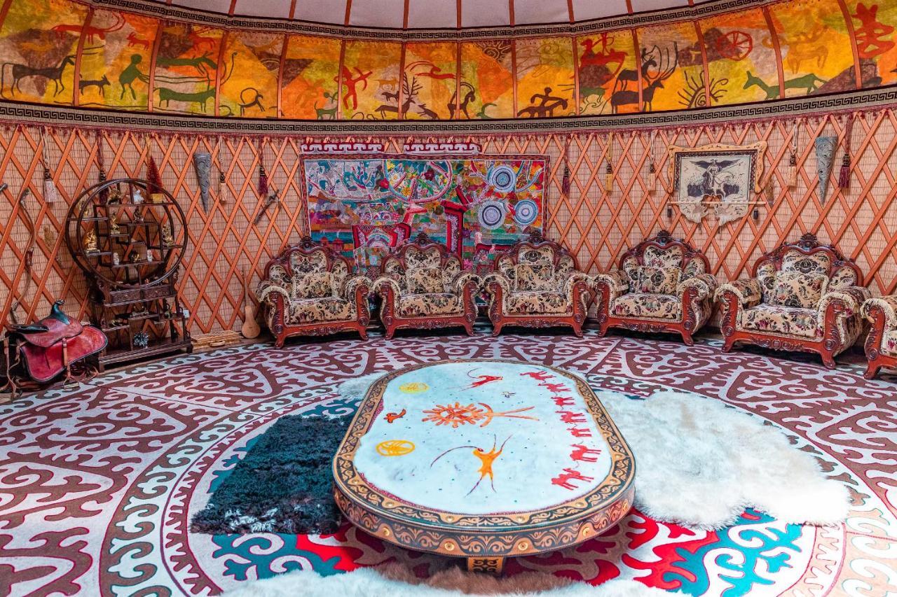 בישקק Gоlden Dragon Villa Hotel מראה חיצוני תמונה